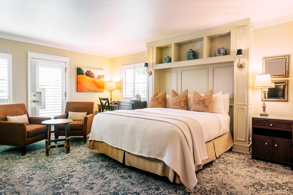 Plaza Deluxe Room